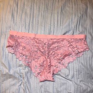 💗Preloved Lace Cheeky Panty💗